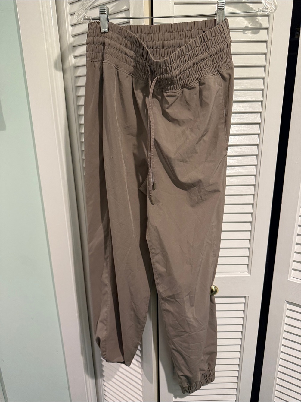 Women's Smocked Waist Jogger Pants — Taupe